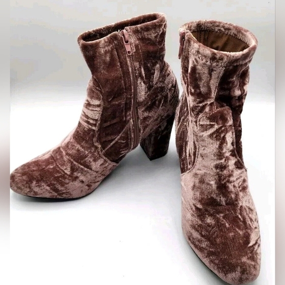 Steve Madden Emison Crushed Velvet Ankle Boots Boho Retro 8.5M - Picture 1 of 8